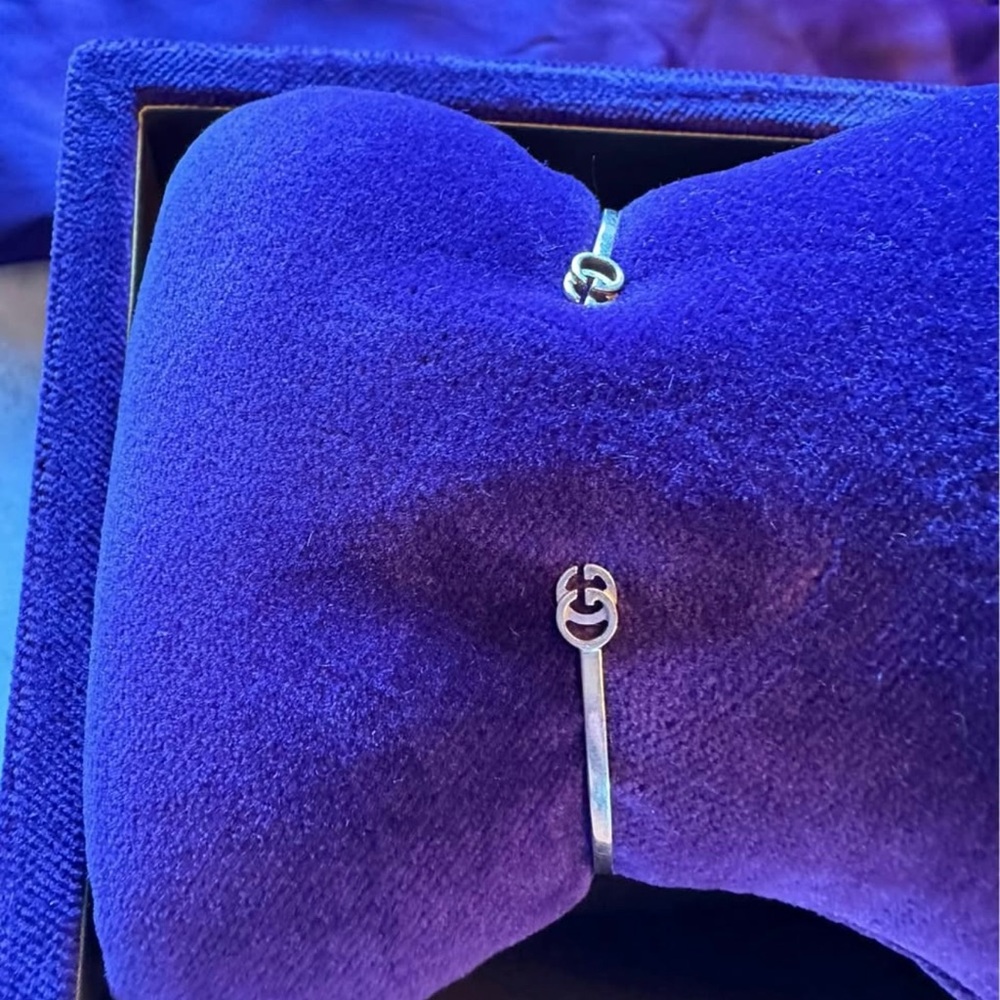 Gucci 18k Gold Logo Bangle